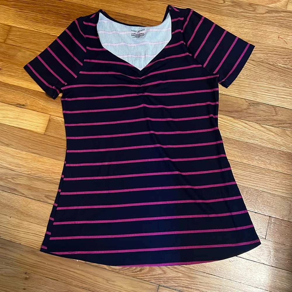 Lane Bryant Ribbed V-Neck T-Shirt.  Size 10/12